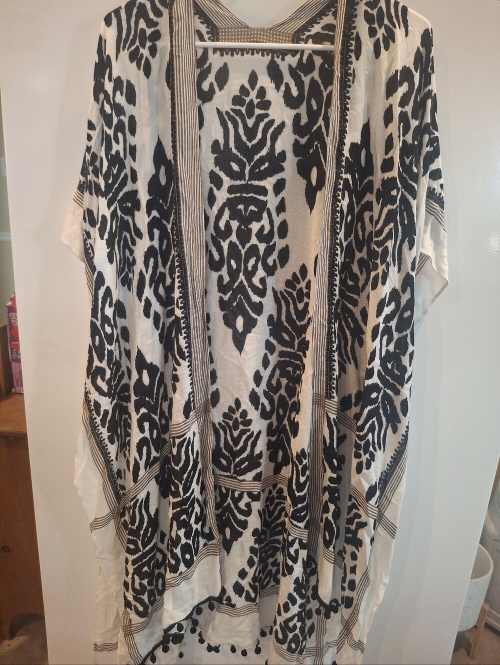 Source Unknown Black and White Printed Kimono Cover